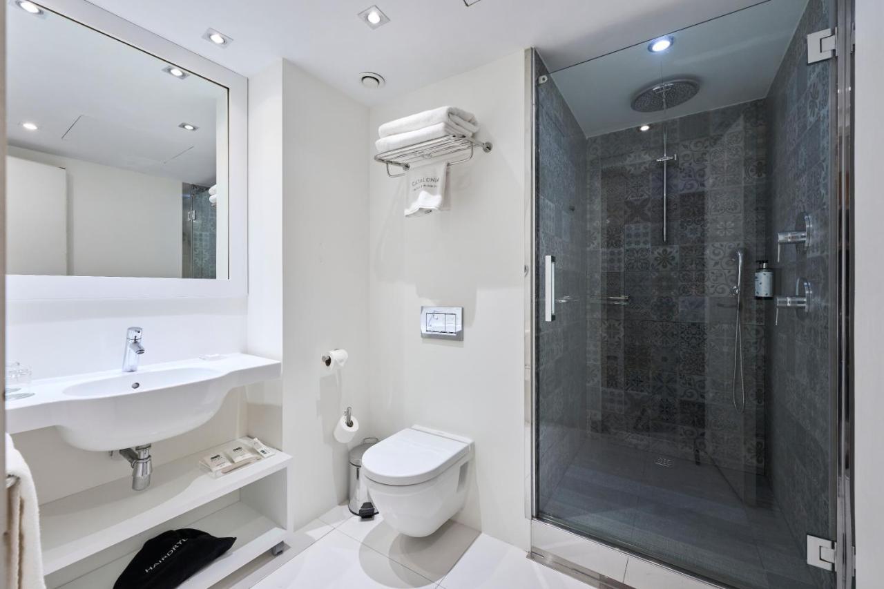 Double Room with Street View,1649879871:JPEG